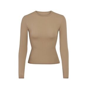 SKIMS
Fits Everybody Long Sleeve T-Shirt / desert